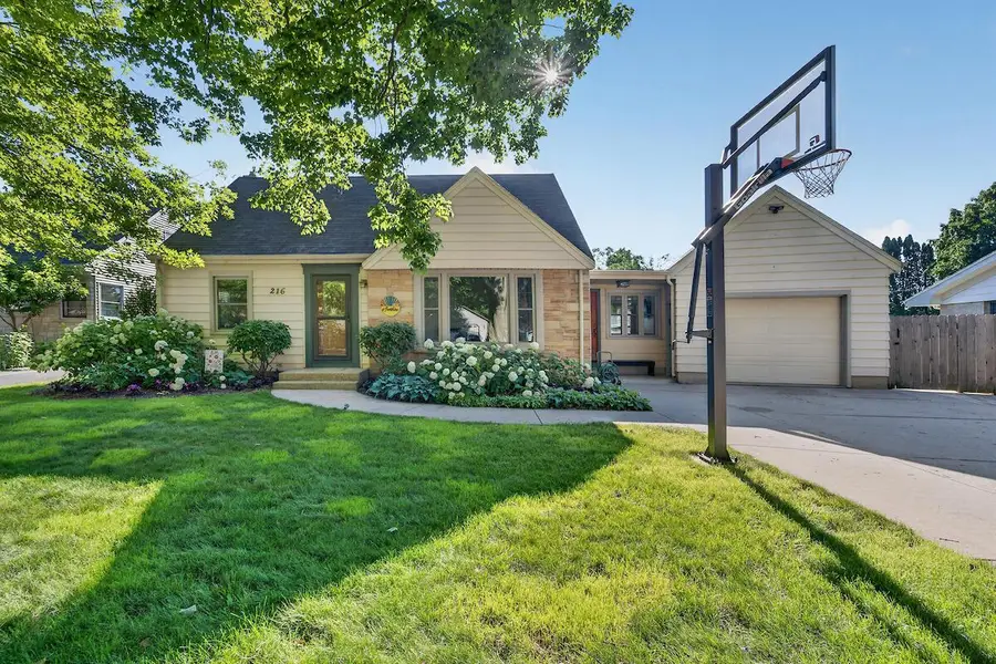 216 S Elmwood AVENUE, Burlington, WI 53105 - #2