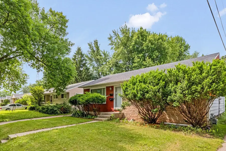 8207 W Muriel PLACE, Milwaukee, WI 53218 - #2