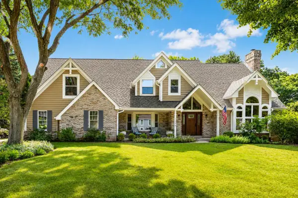 1340 Barrington Woods DRIVE, Brookfield, WI 53045