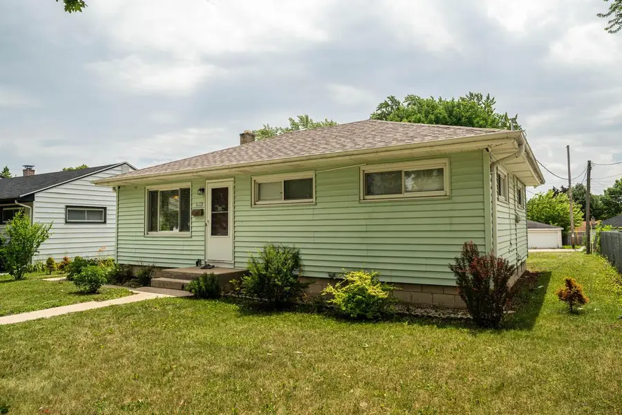 8127 W Herbert AVENUE, Milwaukee, WI 53218 - #2