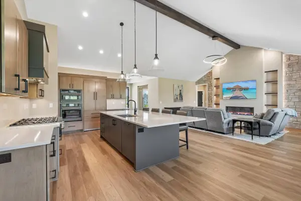 N69W17970 Haven DRIVE, Menomonee Falls, WI 53051