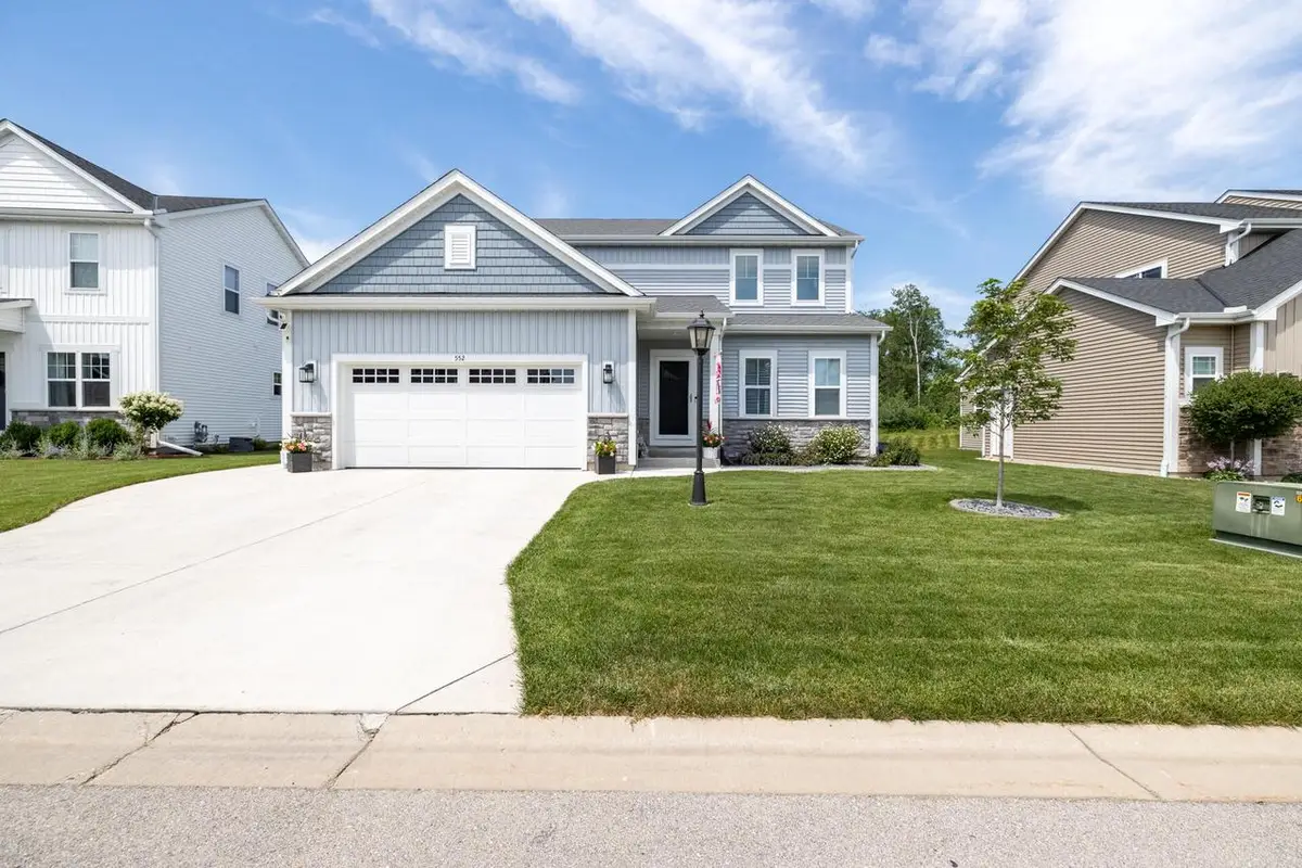 552 Wild Oak ROAD, Hartland, WI 53029 - #1