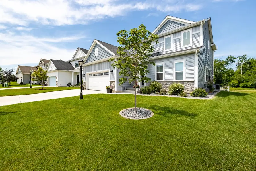 552 Wild Oak ROAD, Hartland, WI 53029 - #2