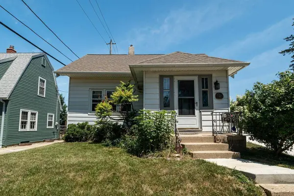 7722 W Mount Vernon AVENUE, Milwaukee, WI 53213