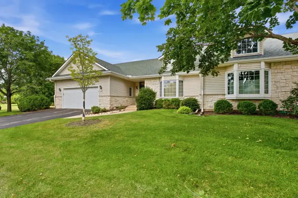 291 Cardinal LANE, Hartland, WI 53029