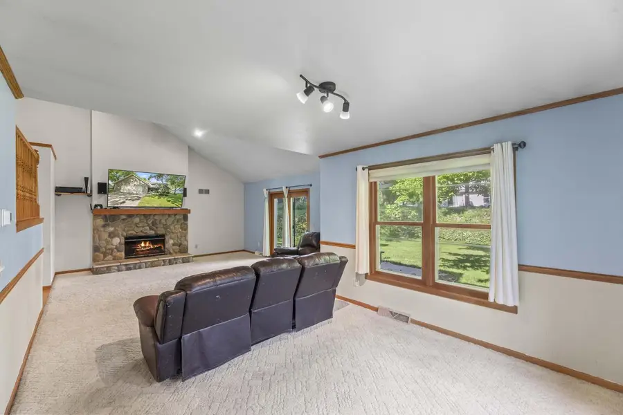 612 Sweetbriar LANE, Watertown, WI 53098 - #2