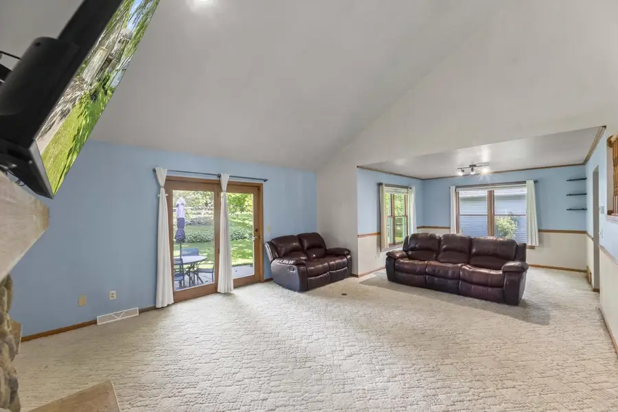 612 Sweetbriar LANE, Watertown, WI 53098 - #3