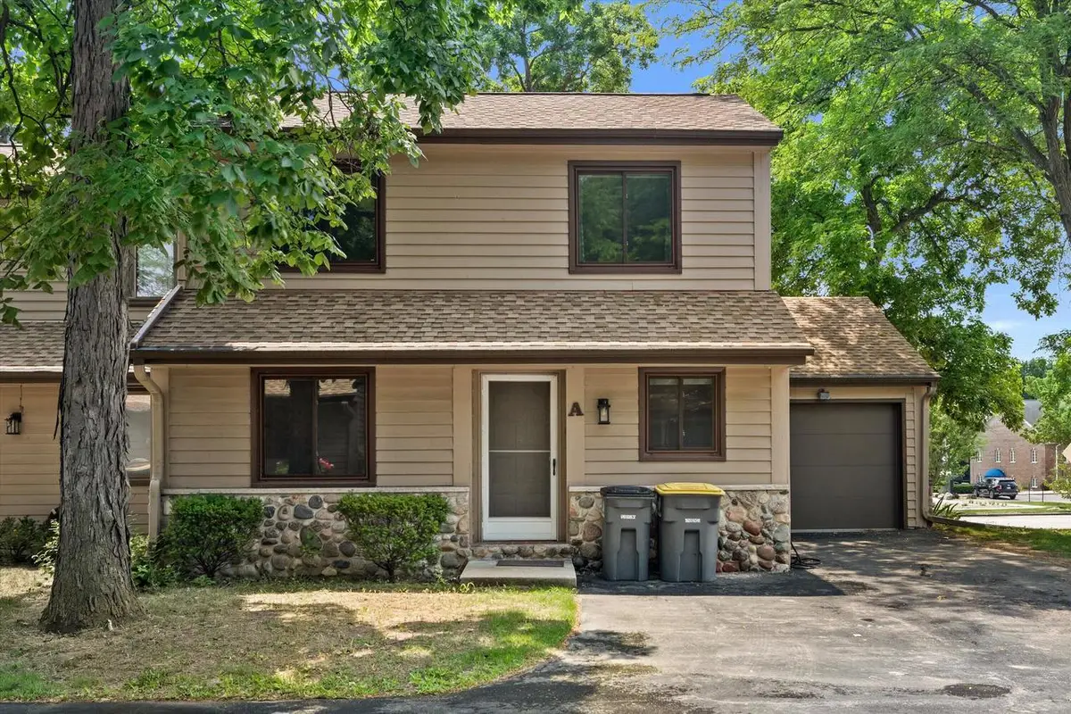 1335 Hickory DRIVE #A, Waukesha, WI 53186 - #1
