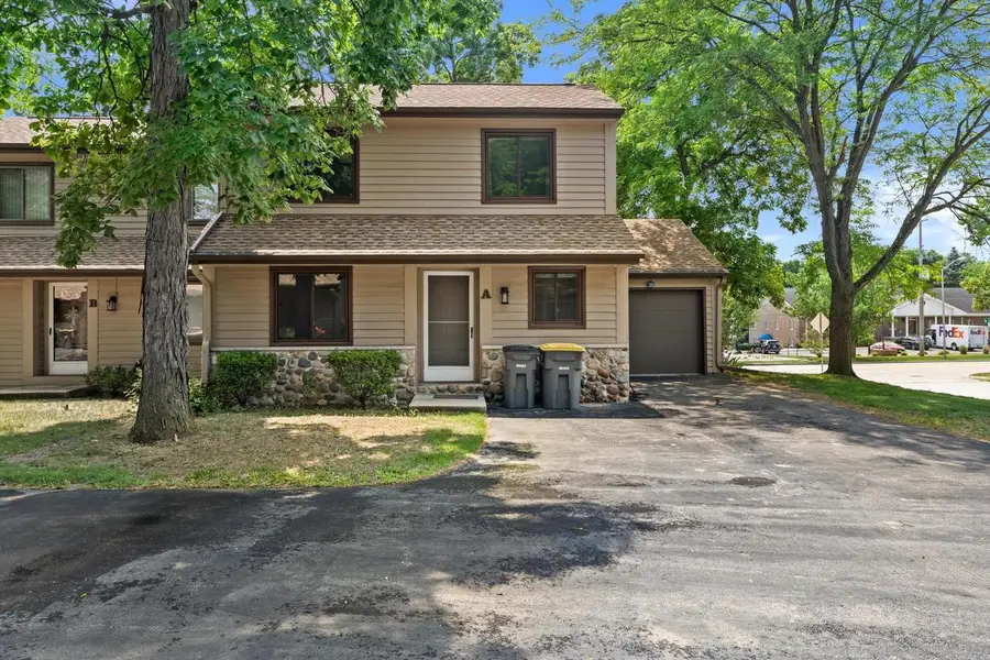 1335 Hickory DRIVE #A, Waukesha, WI 53186 - #3