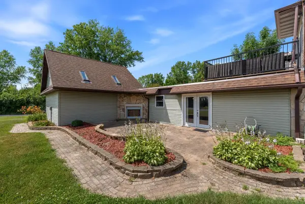 2201 Stonecroft DRIVE #2203, Grafton, WI 53024