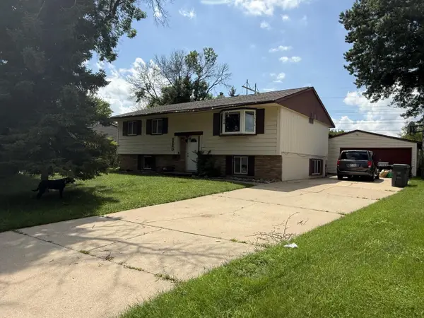 3260 33rd STREET S, La Crosse, WI 54601