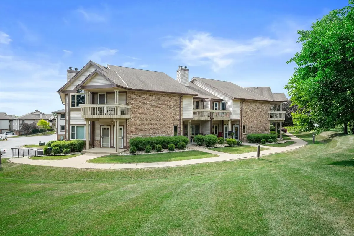 3604 W Rawson AVENUE W, Franklin, WI 53132 - #1