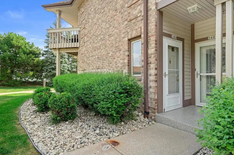 3604 W Rawson AVENUE W, Franklin, WI 53132 - #2