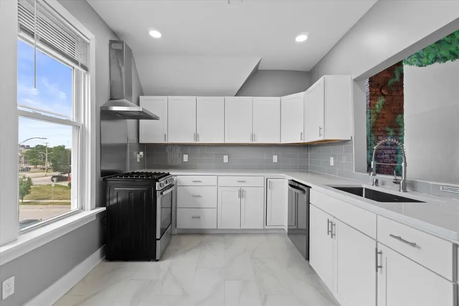 1116 N 13th STREET, Milwaukee, WI 53233 - #2