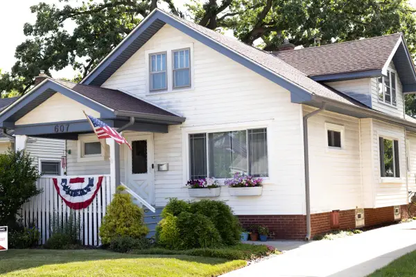 607 Monroe AVENUE, Racine, WI 53405