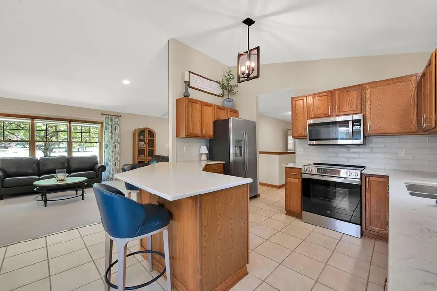 8381 S 15th AVENUE, Oak Creek, WI 53154 - #3