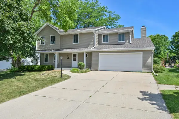 16280 W Heatherly DRIVE, New Berlin, WI 53151