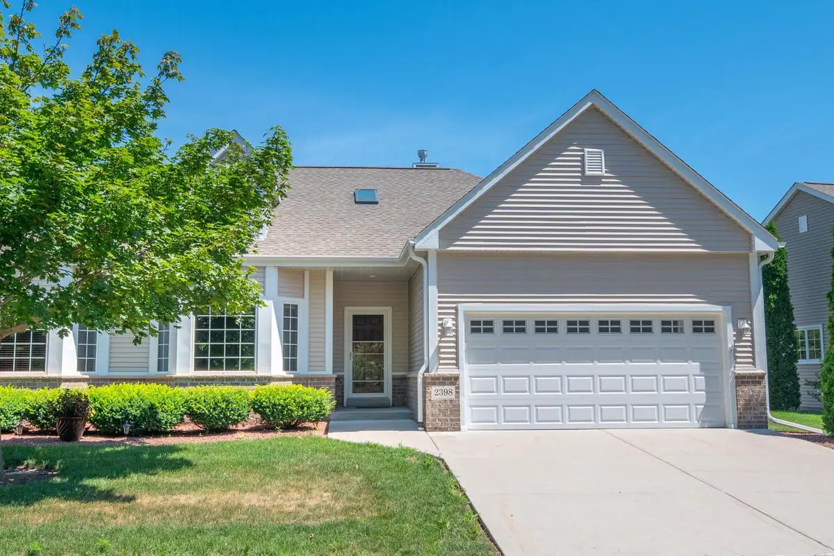 2398 Stoney LANE, Grafton, WI 53024 - #1