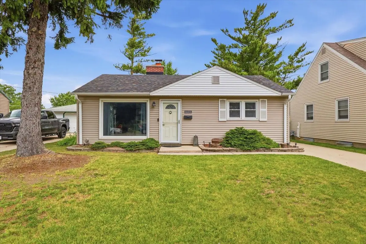 6622 W Bennett AVENUE, Milwaukee, WI 53219 - #1
