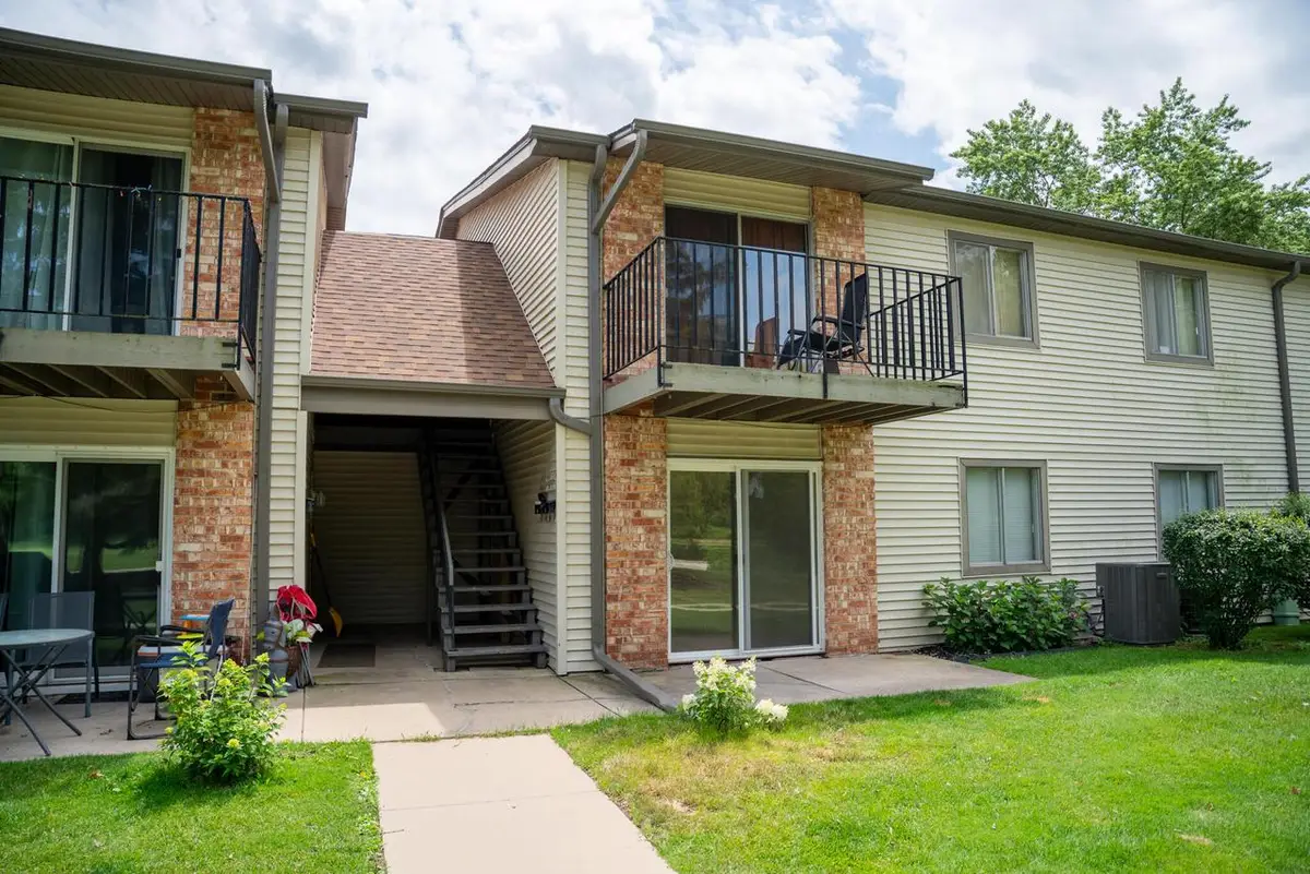 N115W17125 Armada DRIVE #6, Germantown, WI 53022 - #1