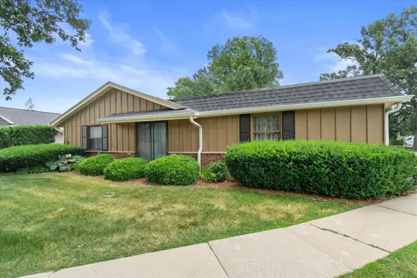 5228 Woodbridge LANE S #5228, Milwaukee, WI 53221