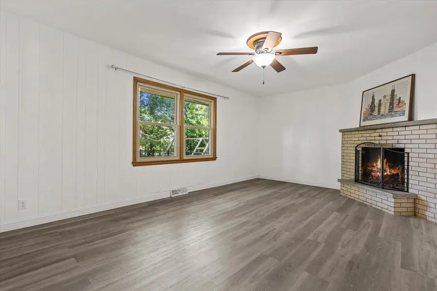 10849 W Derby AVENUE, Wauwatosa, WI 53225 - #3
