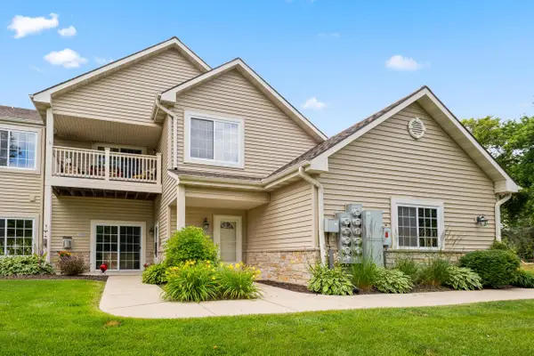 21890 N Weather Edge CIRCLE #H, Lannon, WI 53046