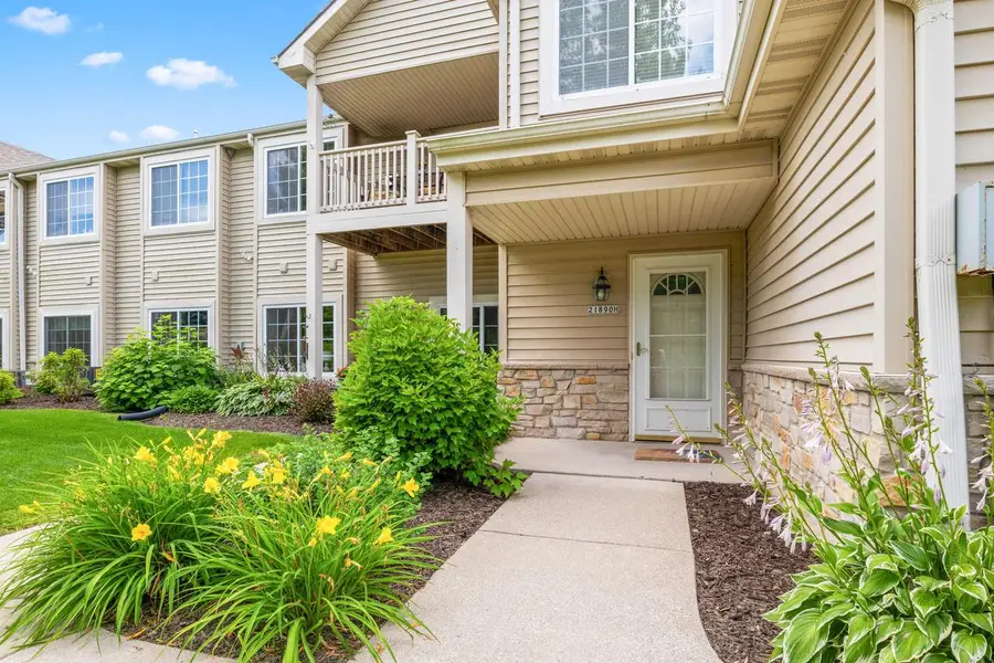 21890 N Weather Edge CIRCLE #H, Lannon, WI 53046 - #2