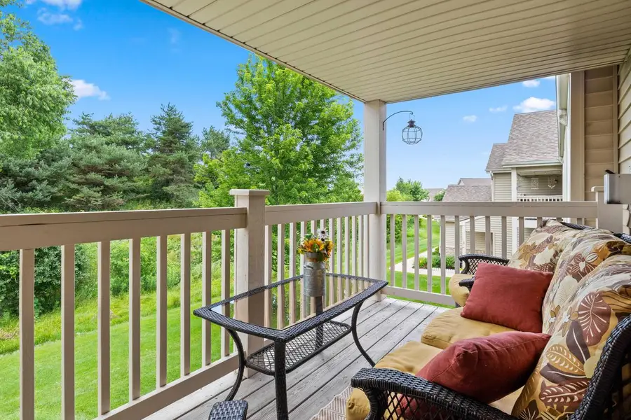 21890 N Weather Edge CIRCLE #H, Lannon, WI 53046 - #3