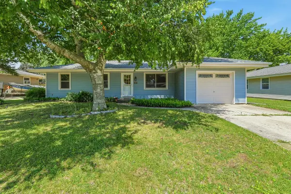 709 Memorial DRIVE, Kewaskum, WI 53040