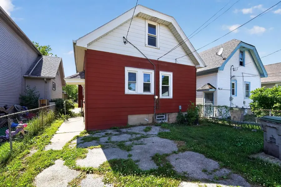 4552 N 38th STREET, Milwaukee, WI 53209 - #3