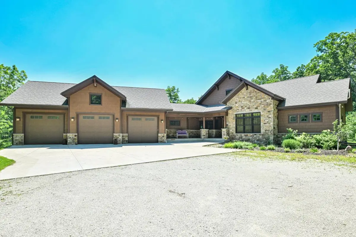 1062 N English Settlement AVENUE, Burlington, WI 53105 - #1