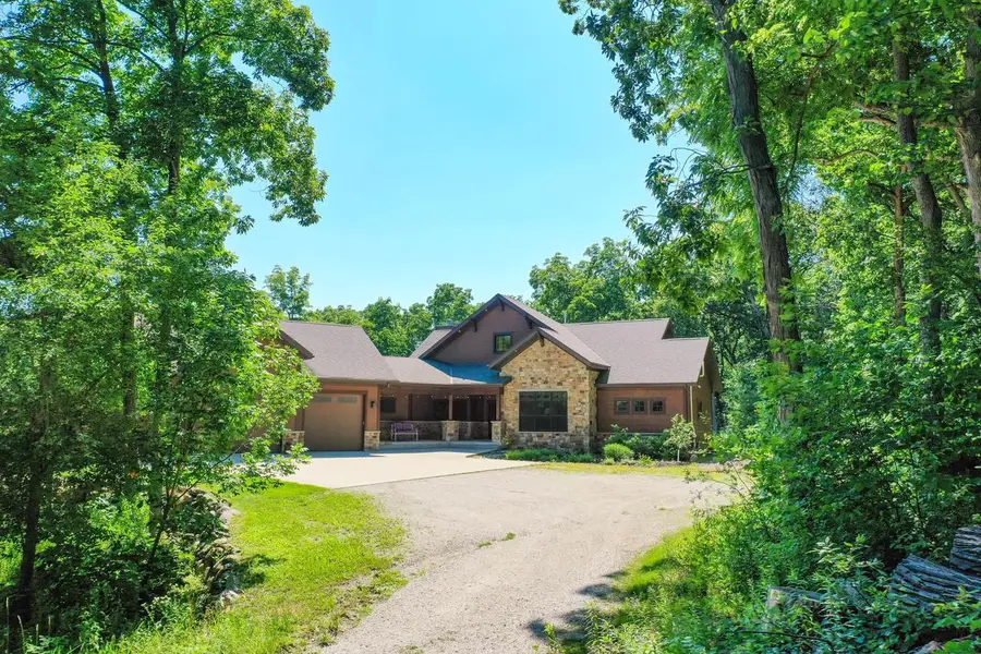 1062 N English Settlement AVENUE, Burlington, WI 53105 - #2