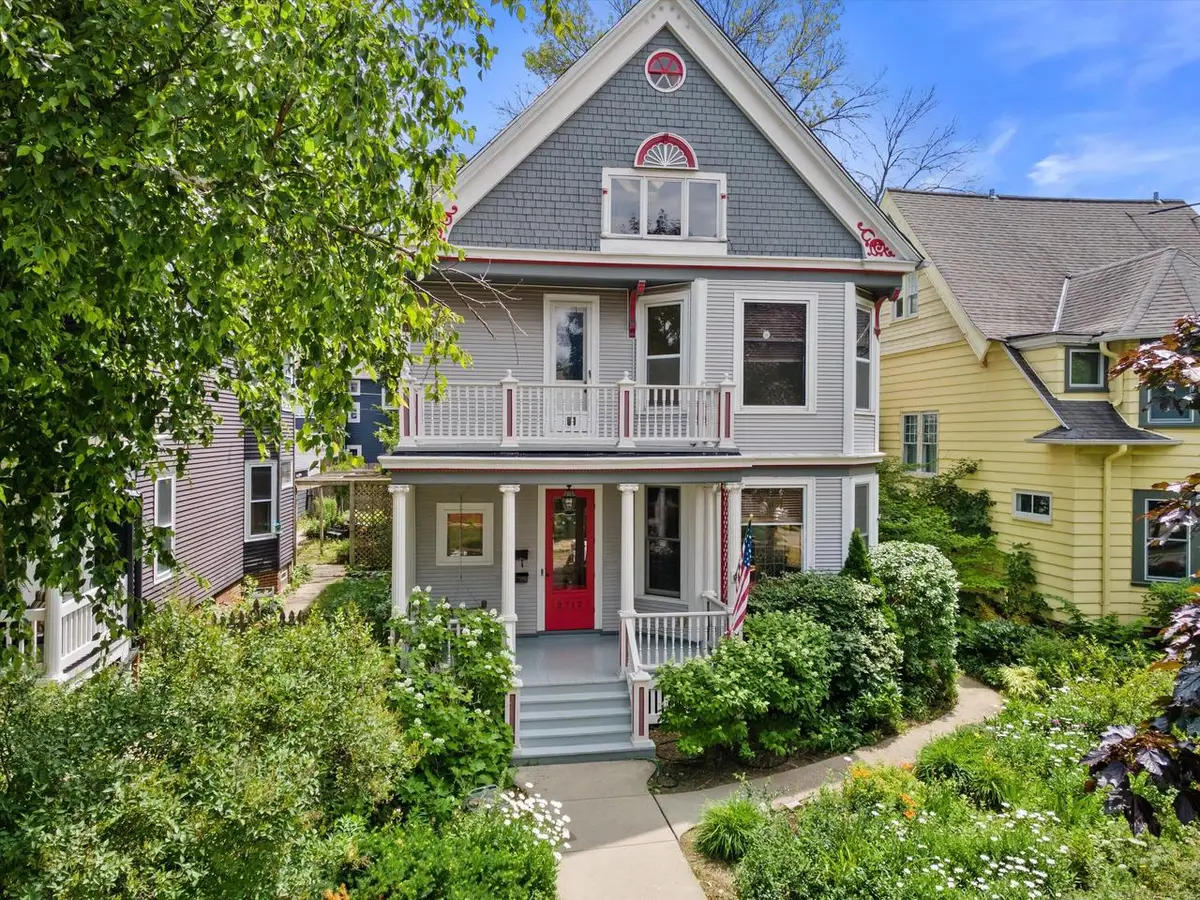 2712 N Maryland AVENUE, Milwaukee, WI 53211 - #1