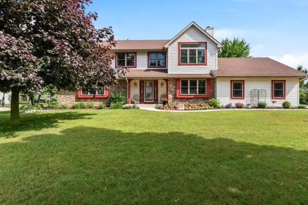 952 Arlon COURT, Belgium, WI 53004