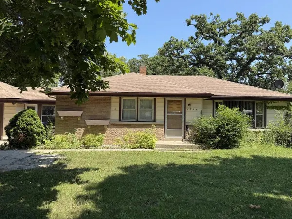 7957 Cooper ROAD, Pleasant Prairie, WI 53158
