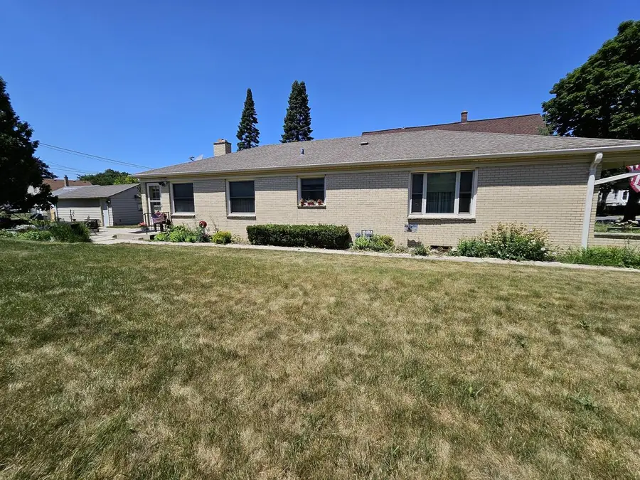 3255 S Austin STREET, Milwaukee, WI 53207 - #3