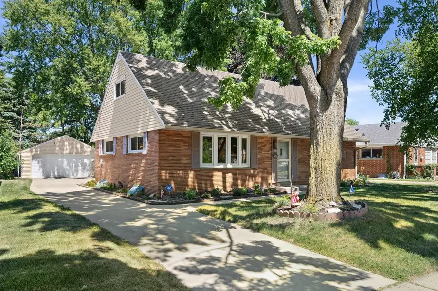 4201 N 89th STREET, Milwaukee, WI 53222 - #2