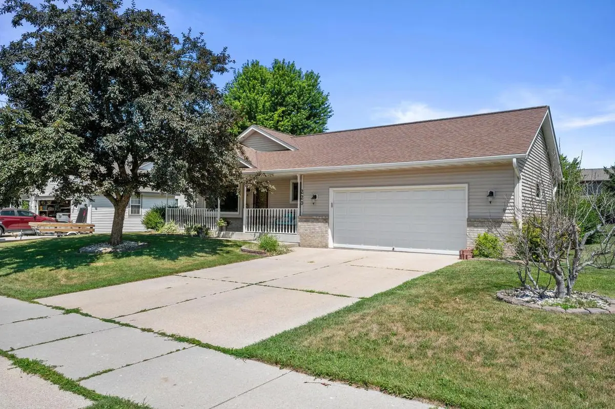 220 Whisper LANE, Kewaskum, WI 53040 - #1