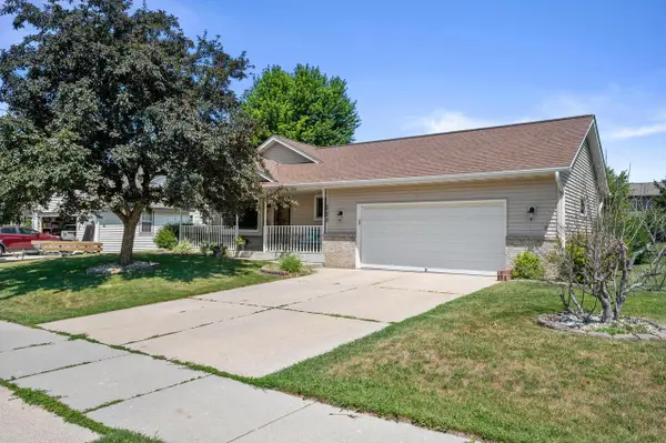 220 Whisper LANE, Kewaskum, WI 53040