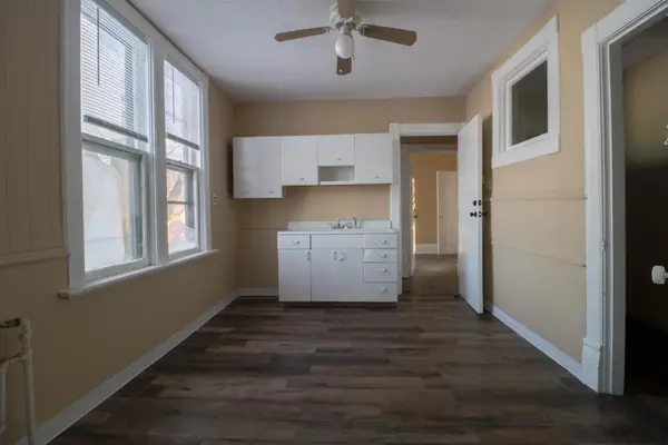 1801 W Meinecke AVENUE, Milwaukee, WI 53206
