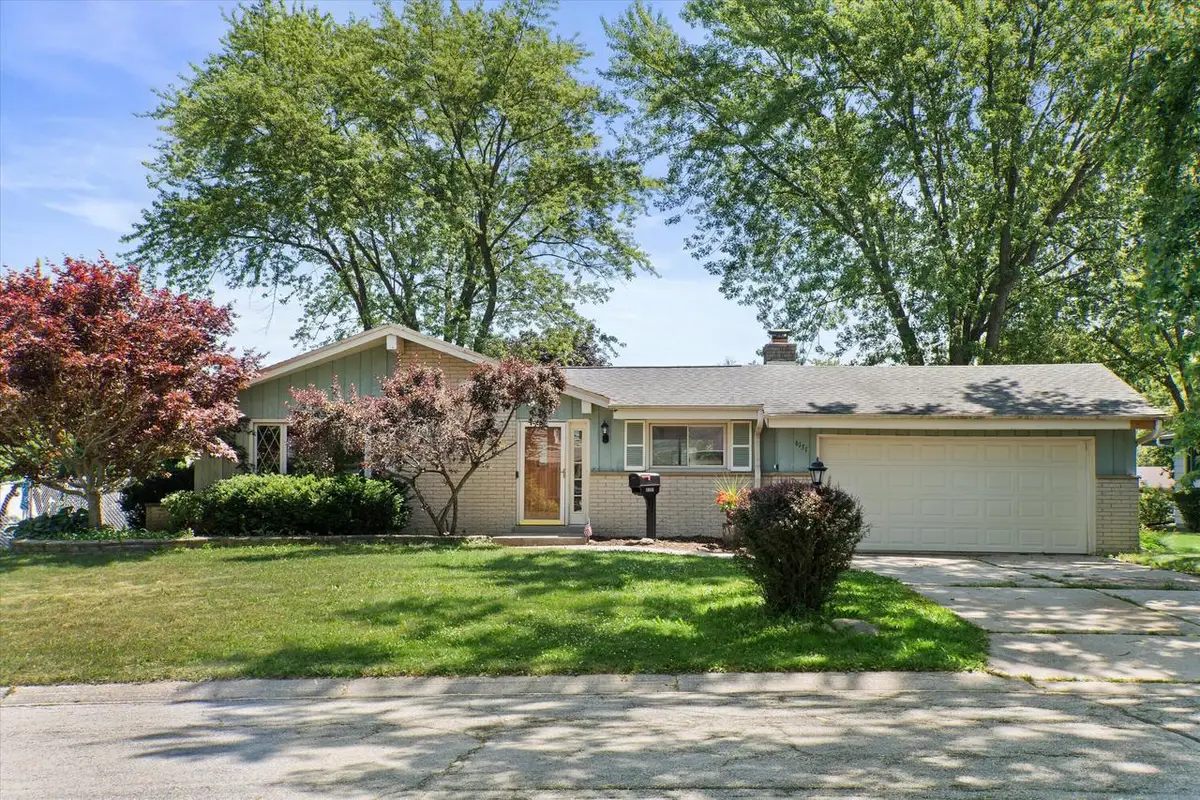 6131 Twin Oak DRIVE, Greendale, WI 53129 - #1