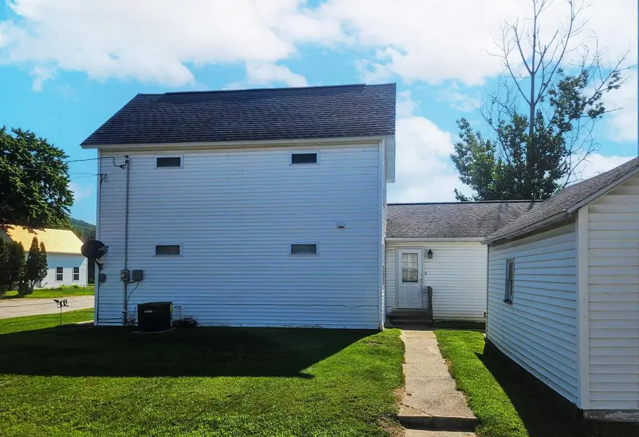 514 E Iowa STREET, Prairie Du Chien, WI 53821 - #2
