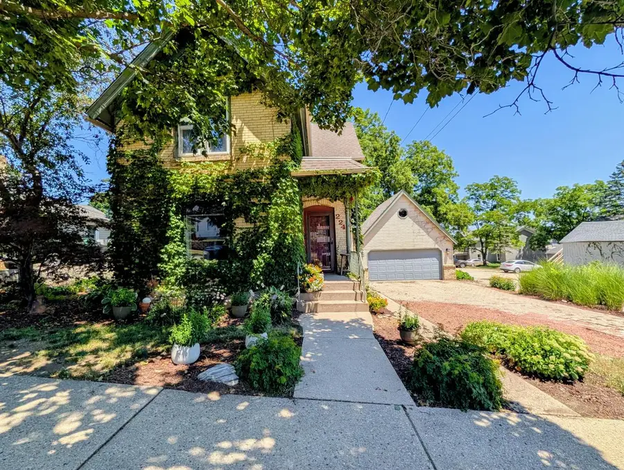 224 Amanda STREET, Burlington, WI 53105 - #2
