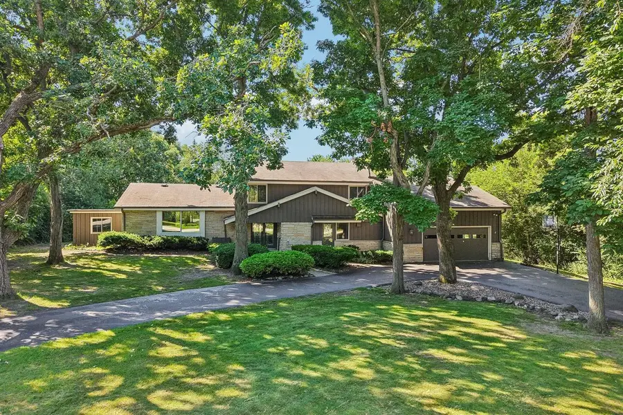 S23W26149 Canterbury LANE, Waukesha, WI 53188 - #2
