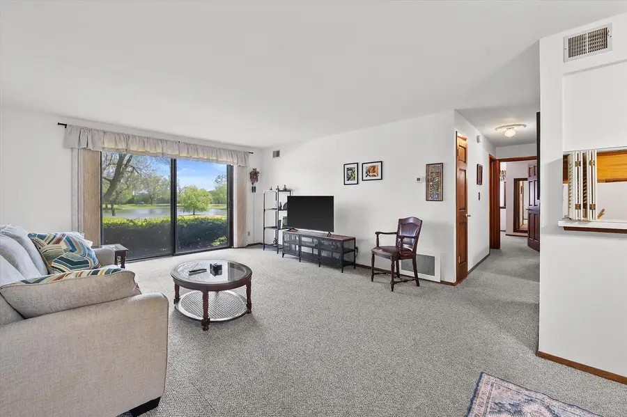 301 Park Hill DRIVE #A, Pewaukee, WI 53072 - #2