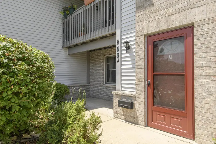 859 Quinlan DRIVE #A, Pewaukee, WI 53072 - #2
