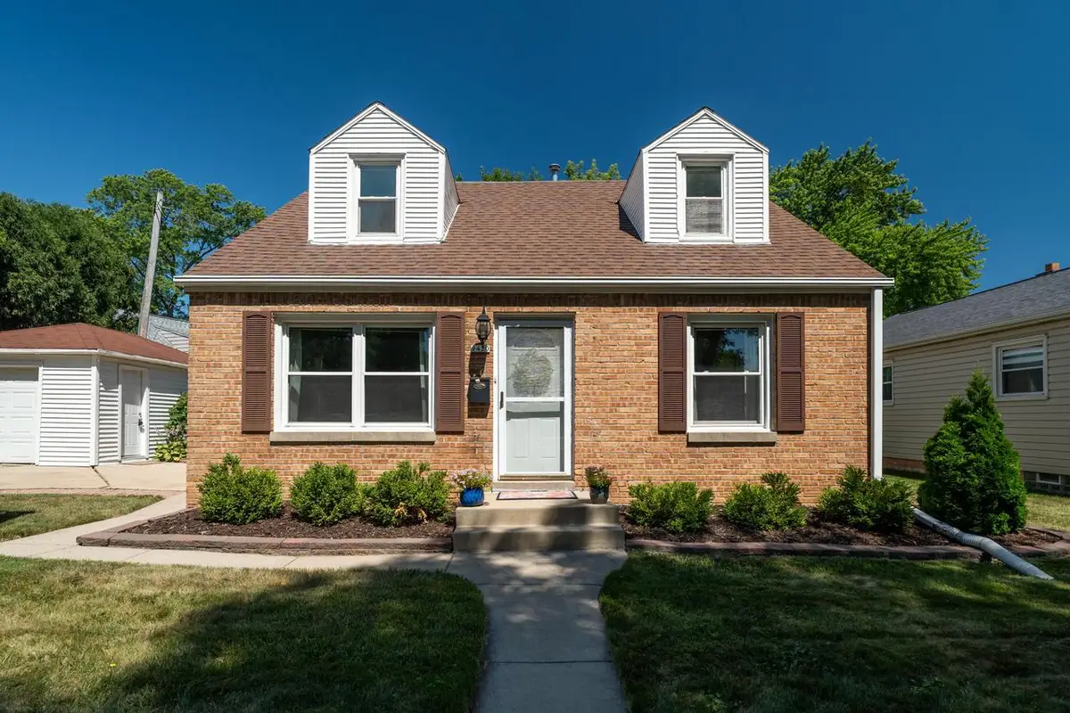 9420 W Saint Paul AVENUE, Milwaukee, WI 53226 - #1