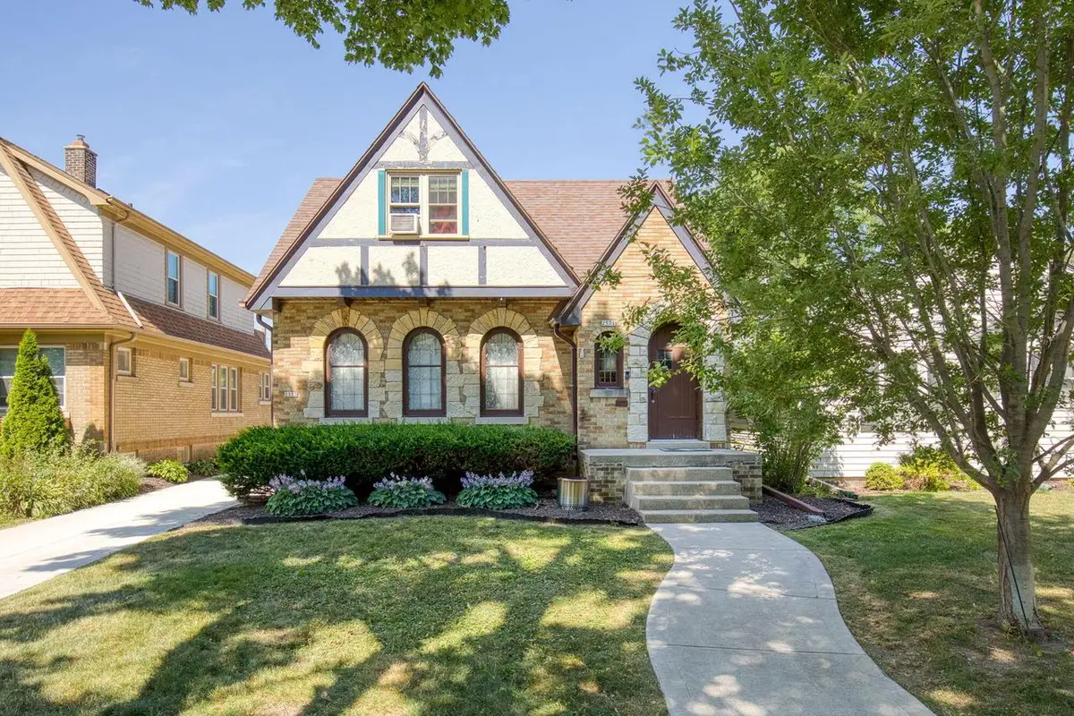2571 N 62nd STREET, Wauwatosa, WI 53213 - #1
