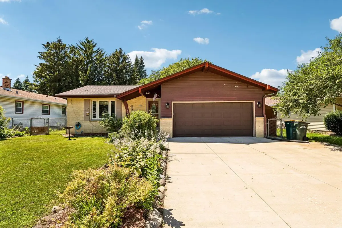 708 Riverview DRIVE, West Bend, WI 53095 - #1